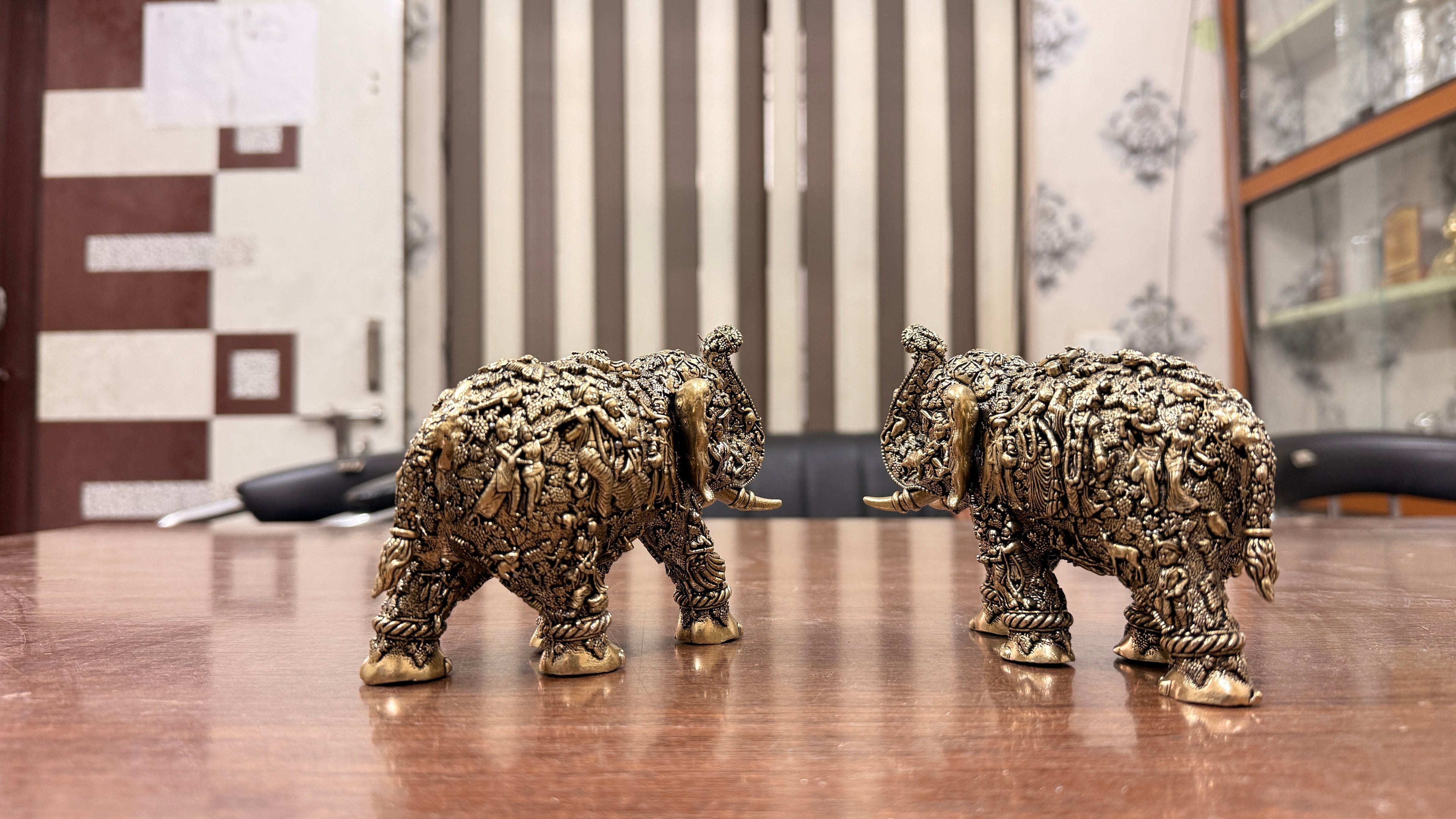 "Handcrafted Brass Elephant Statue for Home Decor - Intricately Carved Vintage Brass Hathi Showpiece for Good Luck and Prosperity (4 Inches)"