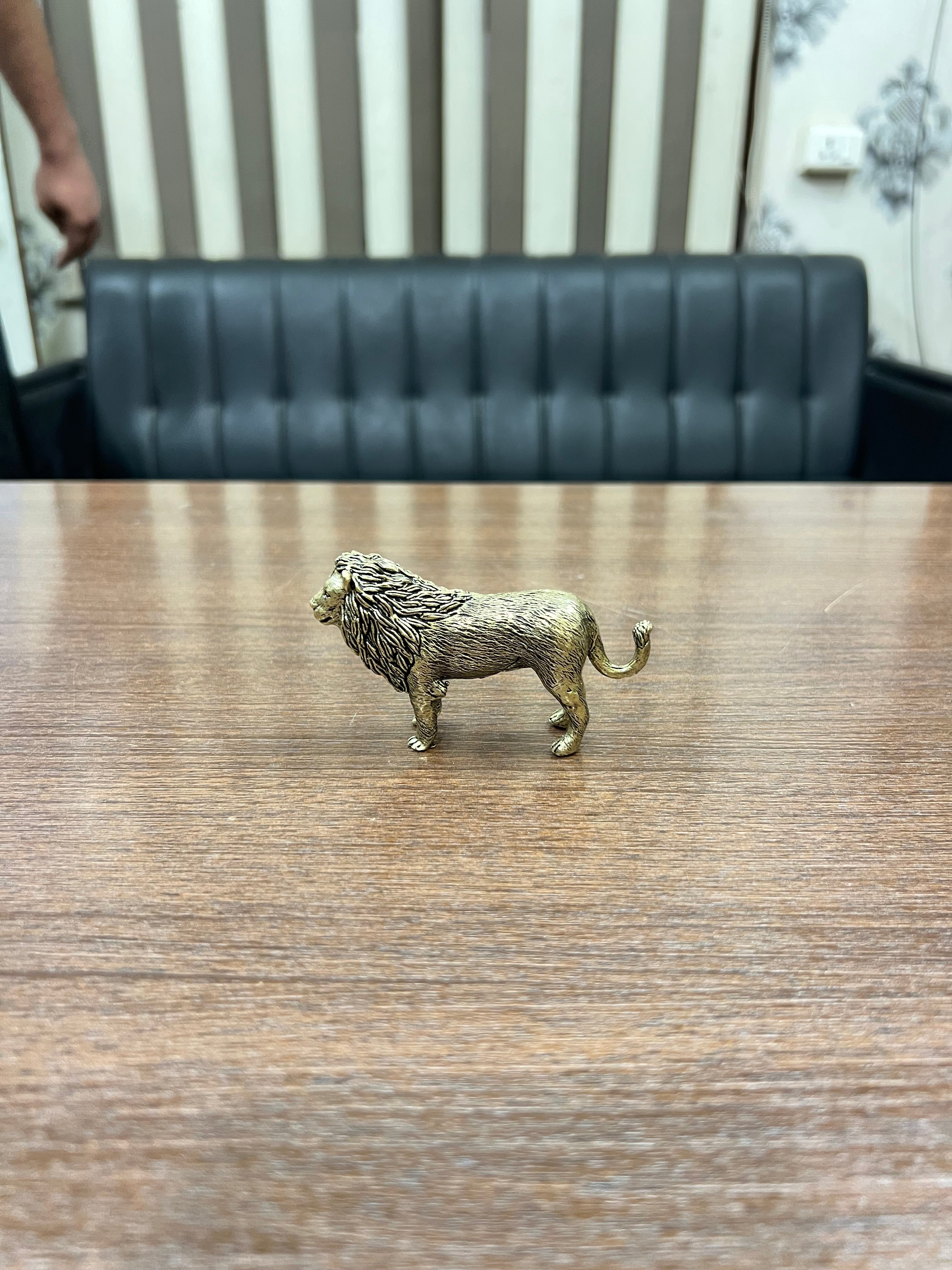 “Royal Lion Brass Figurine – Handcrafted Symbol of Power & Courage”