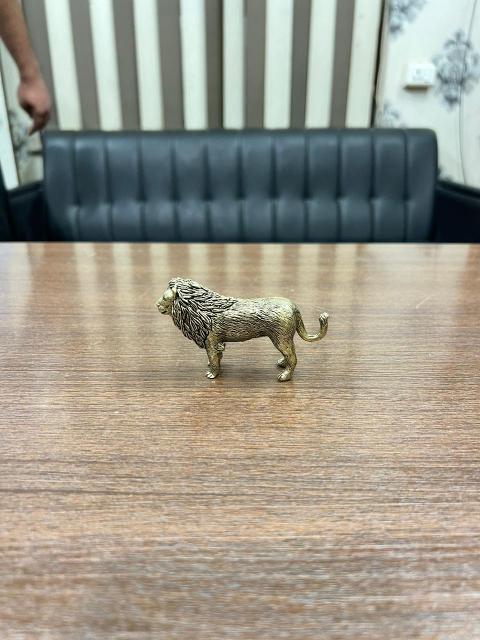 “Royal Lion Brass Figurine – Handcrafted Symbol of Power & Courage”
